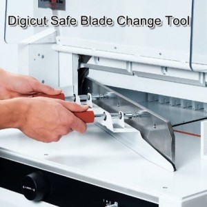 Safe Blade Change Tool